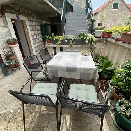Appartement Apartman Rose à Makarska Extérieur photo
