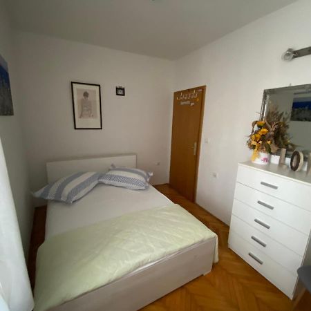 Appartement Apartman Rose à Makarska Extérieur photo