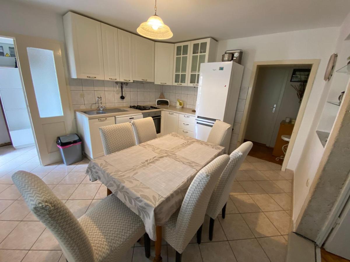 Appartement Apartman Rose à Makarska Extérieur photo
