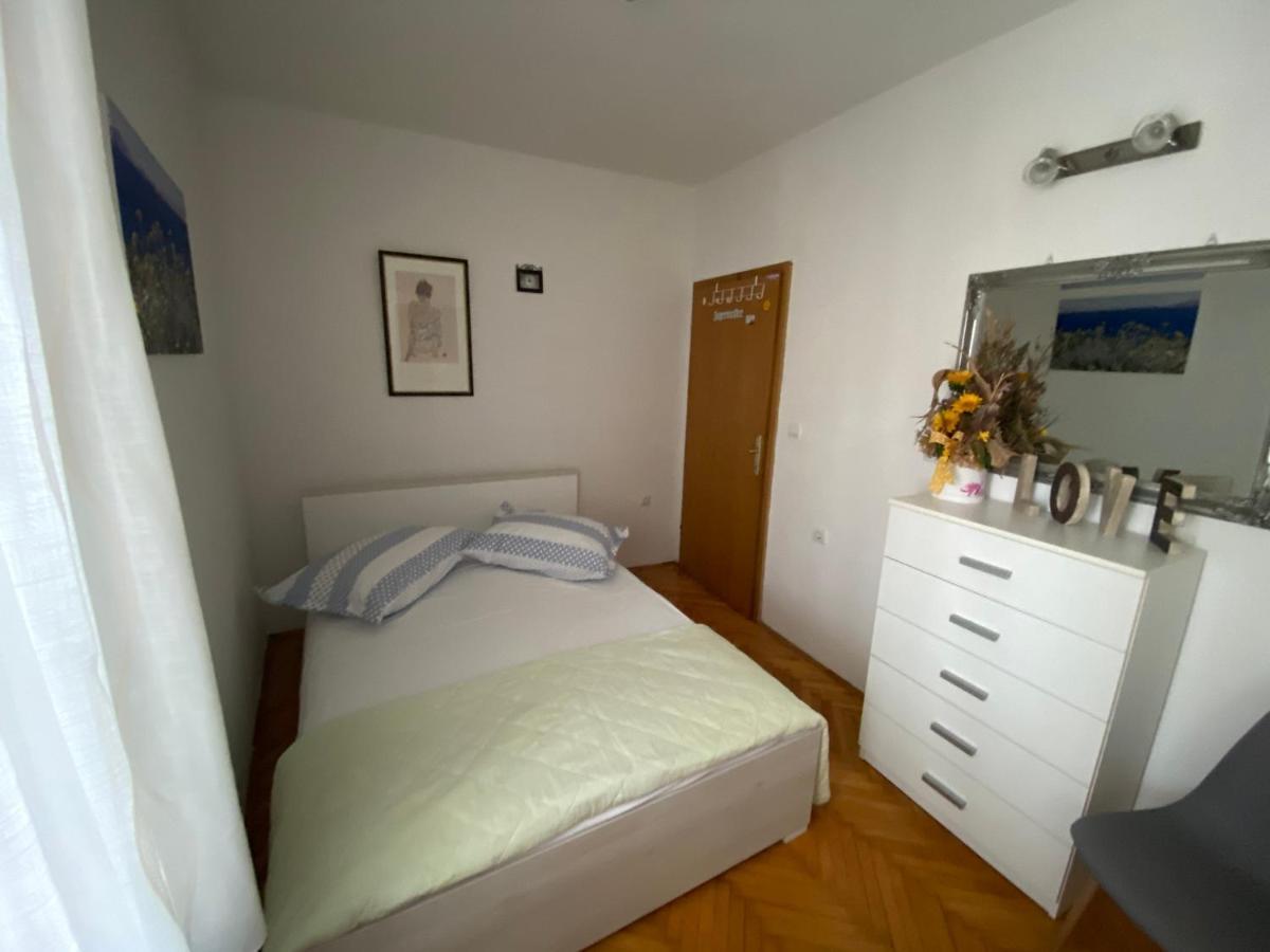 Appartement Apartman Rose à Makarska Extérieur photo
