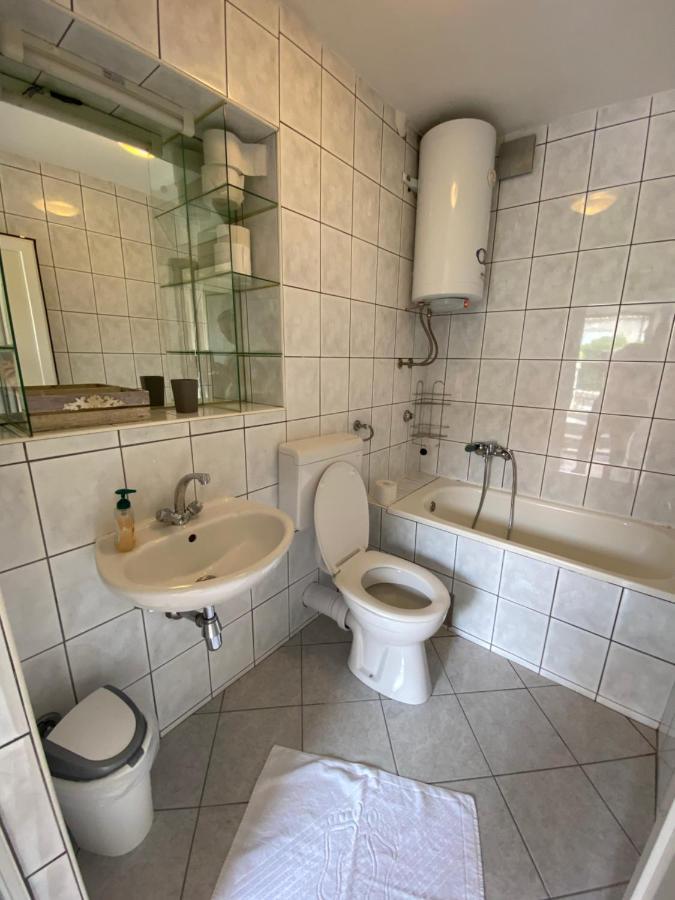 Appartement Apartman Rose à Makarska Extérieur photo