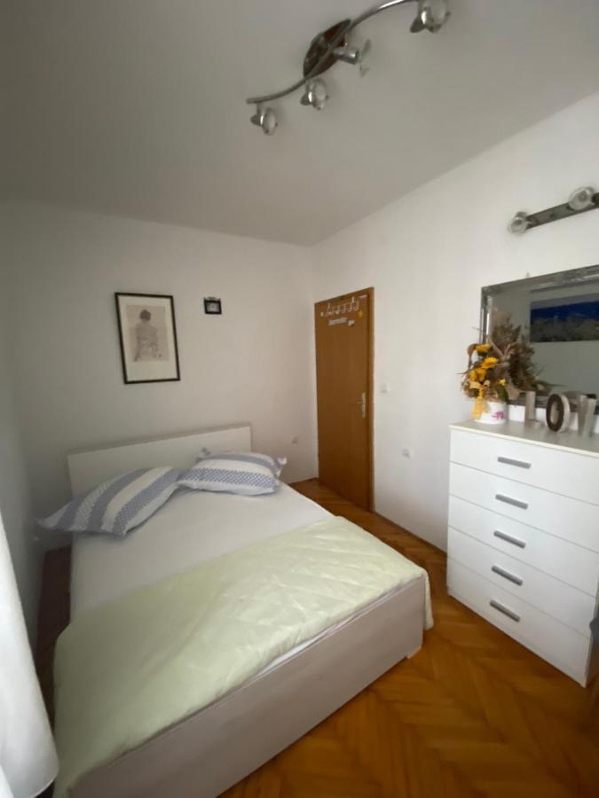Appartement Apartman Rose à Makarska Extérieur photo