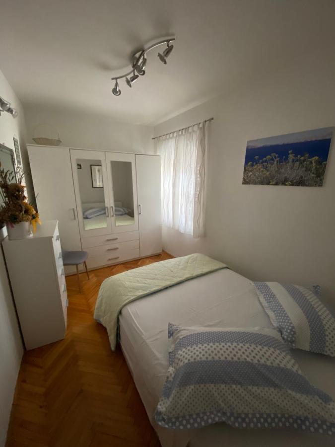 Appartement Apartman Rose à Makarska Extérieur photo